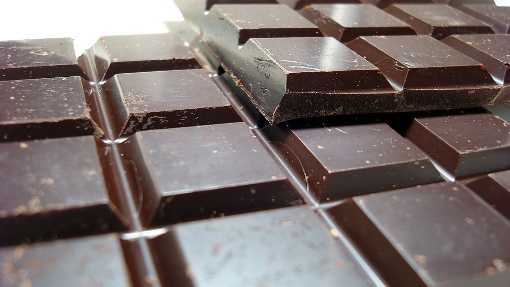 Chocolate casero con aceite de coco (keto y sin azúcar)