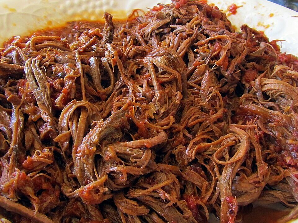 Carne mechada en olla de cocimiento lento