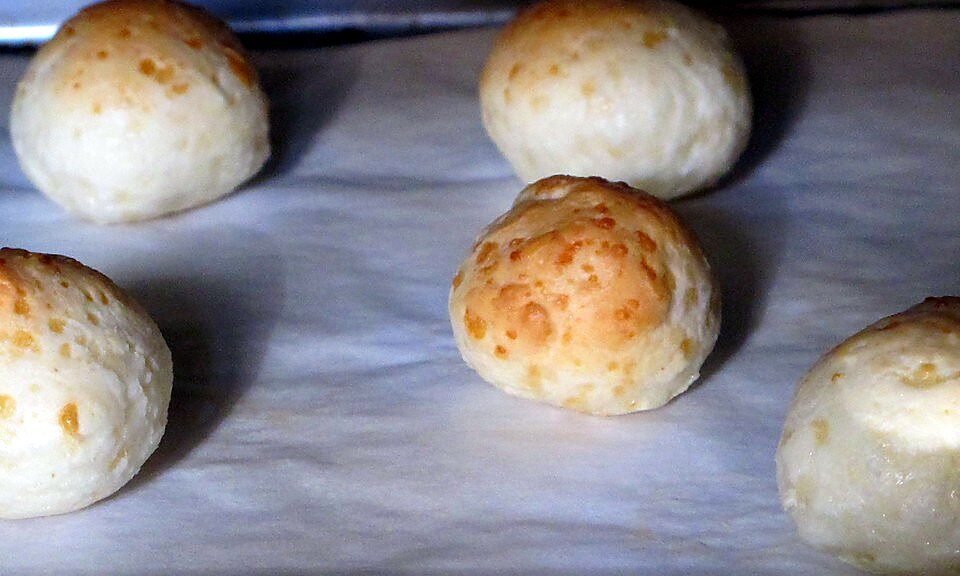 Pão de queijo (pan de queso brasileño)