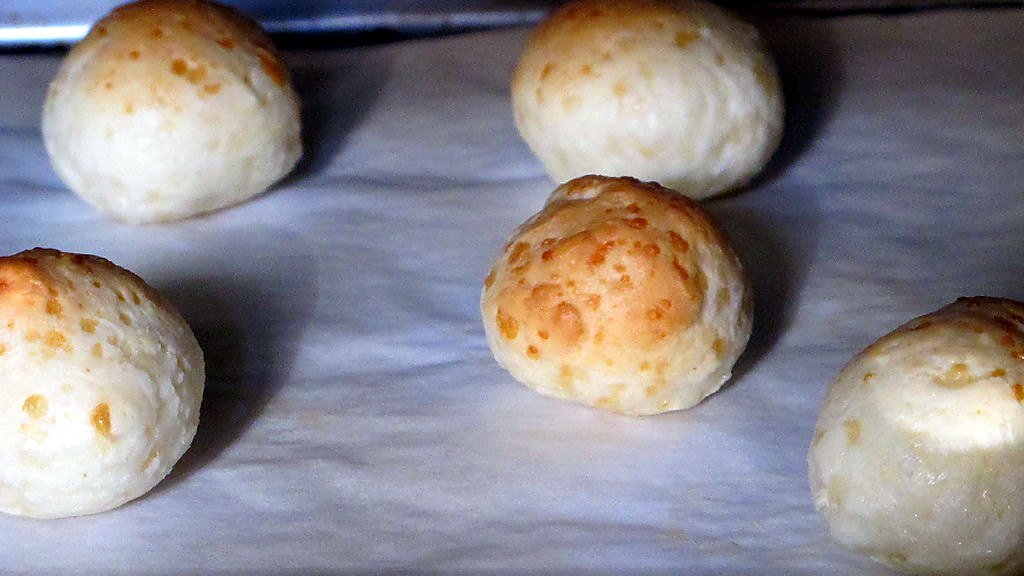 Pão de queijo (pan de queso brasileño)