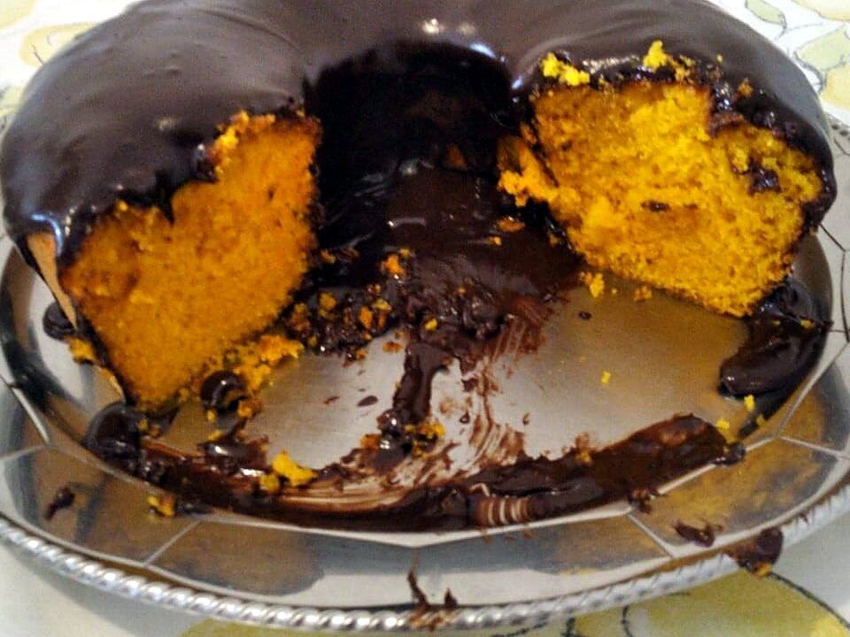 Queque de zanahoria brasileño (bolo de cenoura)